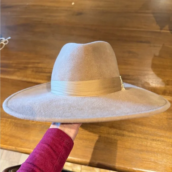 Gigi Burris Millinery exclusive for Neimen Marcus Jeanne Tan Hat